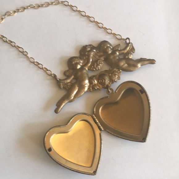 Gold tone Victorian style cherubs/heart locket on chain Downton Valentines love - Picture 5 of 6
